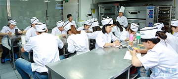 西點(diǎn)學(xué)員上課花絮(圖26)