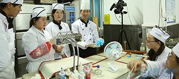 西點(diǎn)學(xué)員上課花絮(圖47)