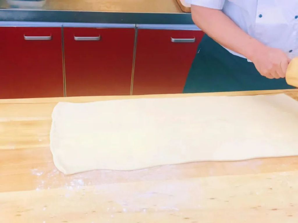 年輕人最愛的網(wǎng)紅店爆款，酥到掉渣的“蝴蝶酥”