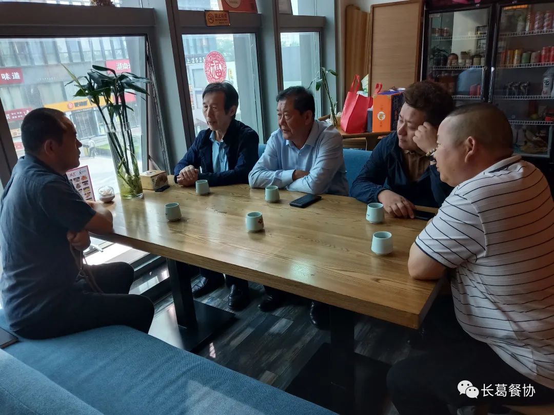 協(xié)會動態(tài)‖省素協(xié)羅新安赴京匯報(bào)工作(圖24) 3374319eaa0b9c5adb29b815bd16770e.jpg